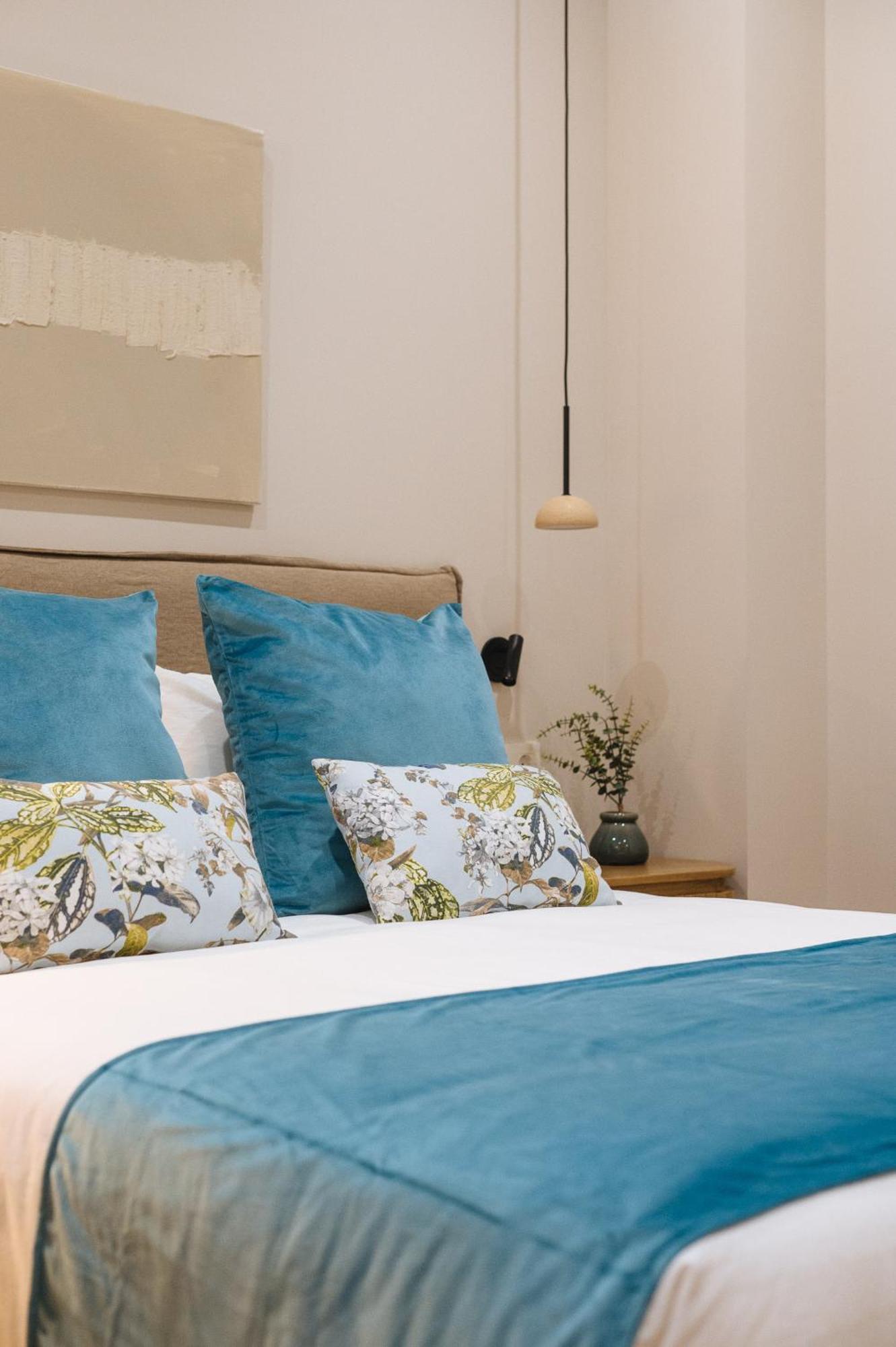 New Hostly Alameda Apartments Севилья Экстерьер фото