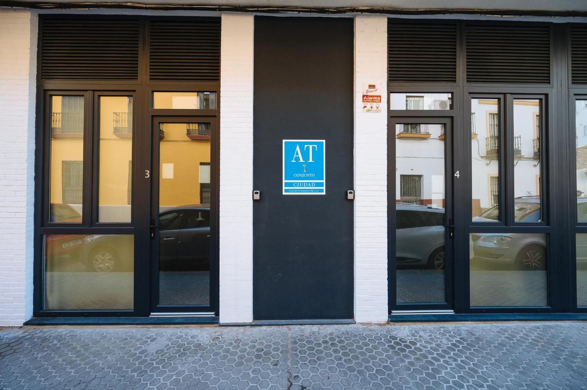 New Hostly Alameda Apartments Севилья Экстерьер фото